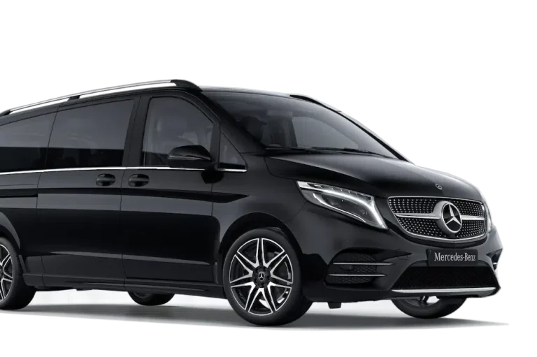 Schwarzer Mercedes-Van mit modernem Design und sportlichen Felgen.